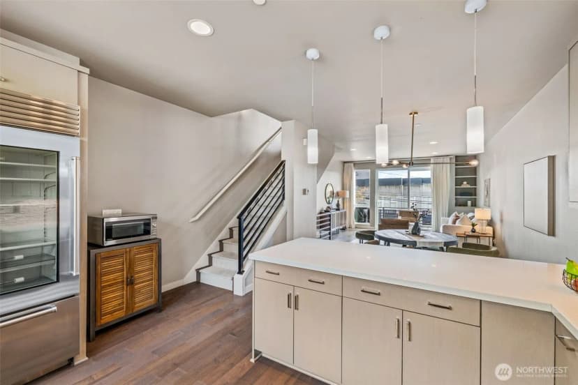 Property photo for 1616 E Yesler Way, Seattle photo 10