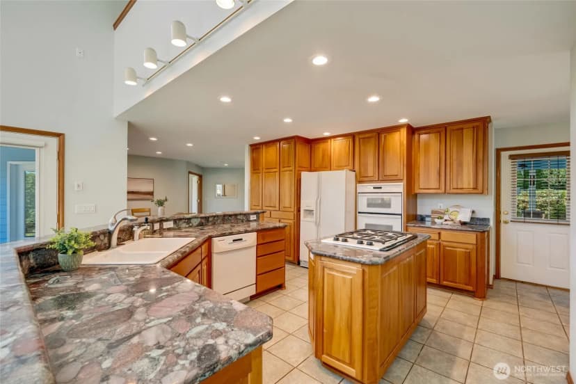Property photo for 10105 149th Street Se, Snohomish photo 8