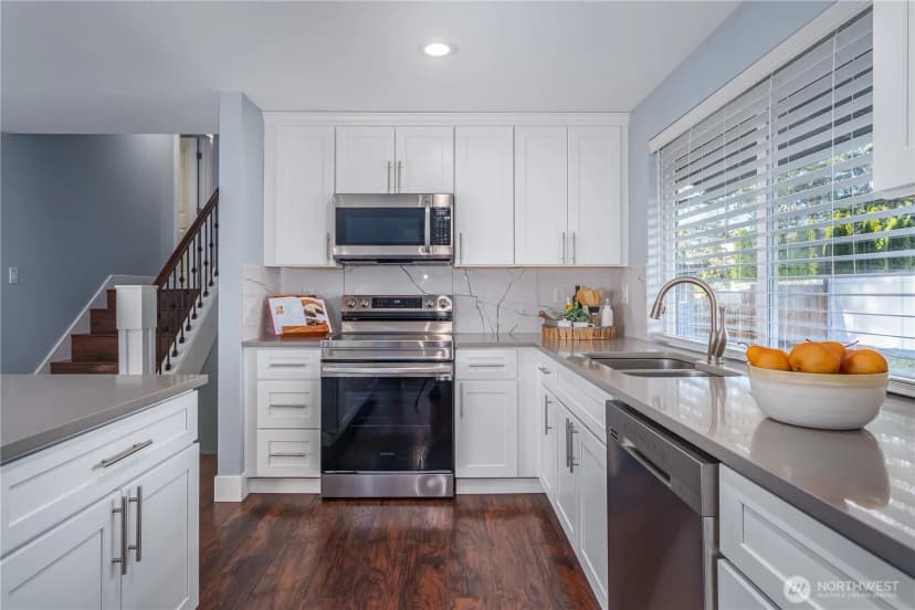 Property photo for 7501 89th Avenue Sw, Lakewood photo 9