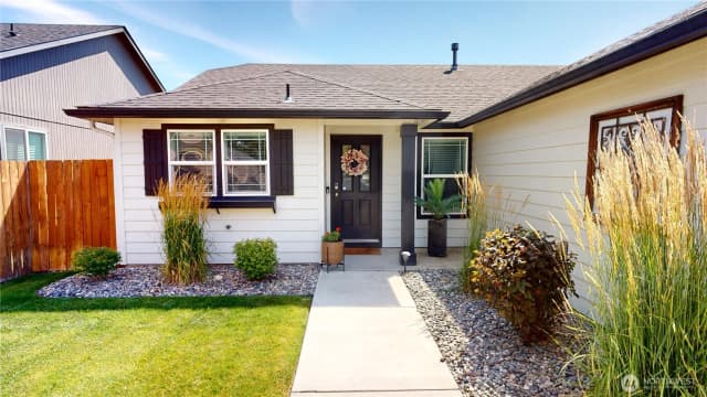 Property photo for 1371 Sw Greeley Street, College Place