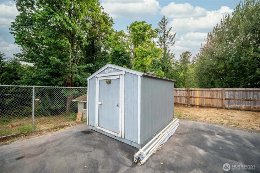 Property photo for 3621 Columbia Heights Road, Longview photo 25
