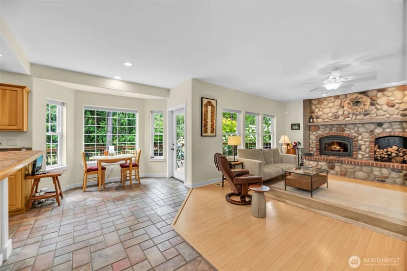 Property photo for 18005 252 Avenue Se, Maple Valley photo 9