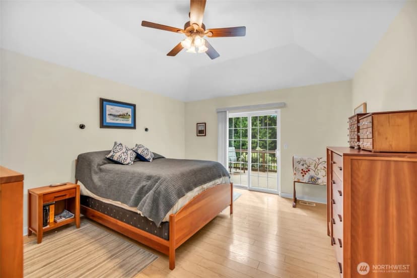 Property photo for 18005 252 Avenue Se, Maple Valley photo 15