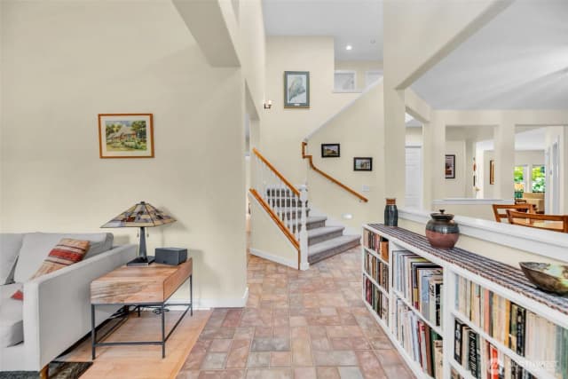Property photo for 18005 252 Avenue Se, Maple Valley photo 3