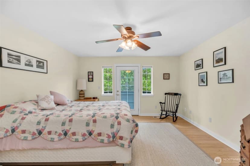 Property photo for 18005 252 Avenue Se, Maple Valley photo 23