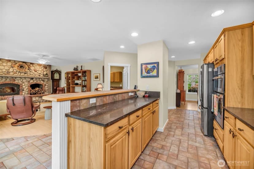 Property photo for 18005 252 Avenue Se, Maple Valley photo 6