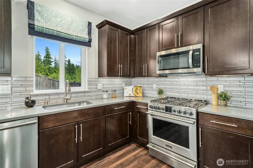 Property photo for 18405 15th Avenue W, Lynnwood photo 12