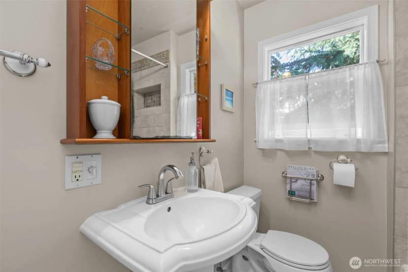 Property photo for 4419 S 164th Street, Sea Tac photo 11