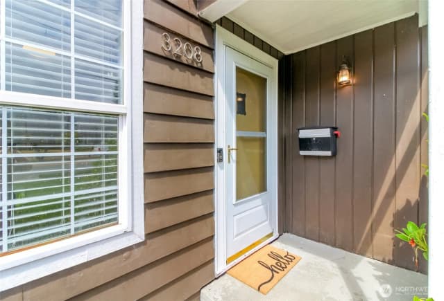 Property photo for 3208 Porter Street, Enumclaw photo 4