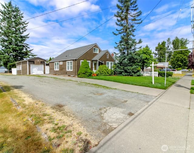 Property photo for 3208 Porter Street, Enumclaw