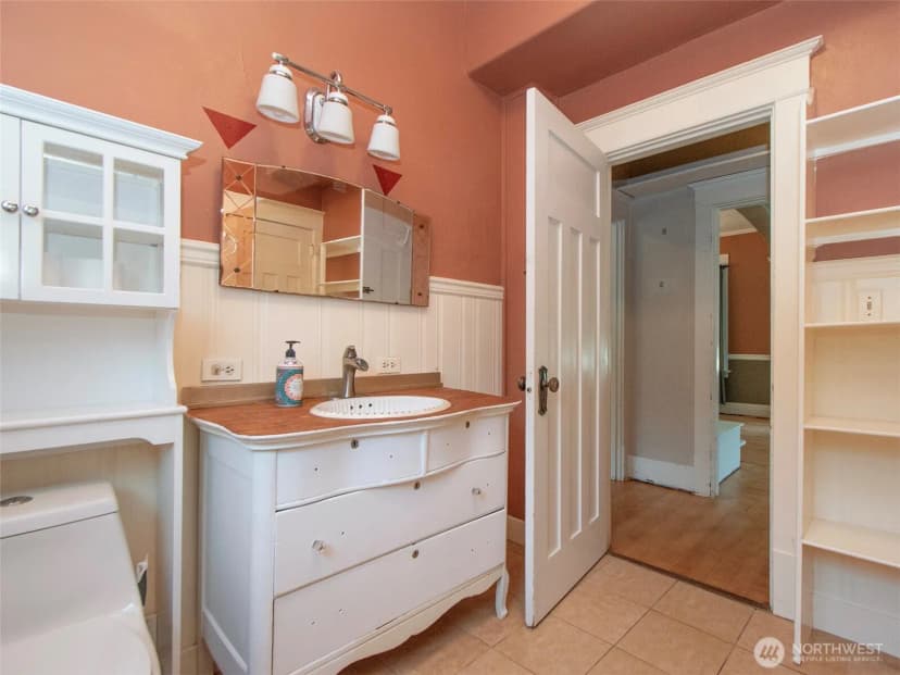 Property photo for 215 W Fifth Street, Port Angeles photo 18