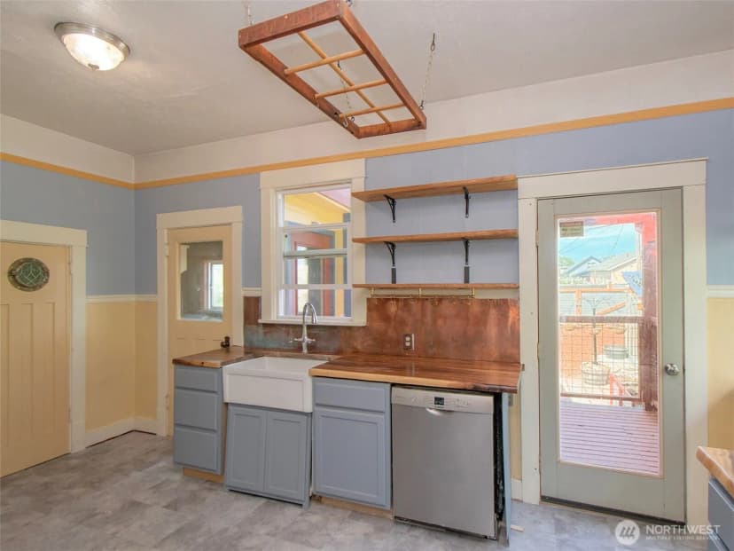 Property photo for 215 W Fifth Street, Port Angeles photo 12