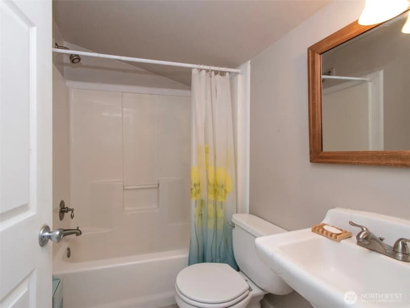 Property photo for 215 W Fifth Street, Port Angeles photo 25