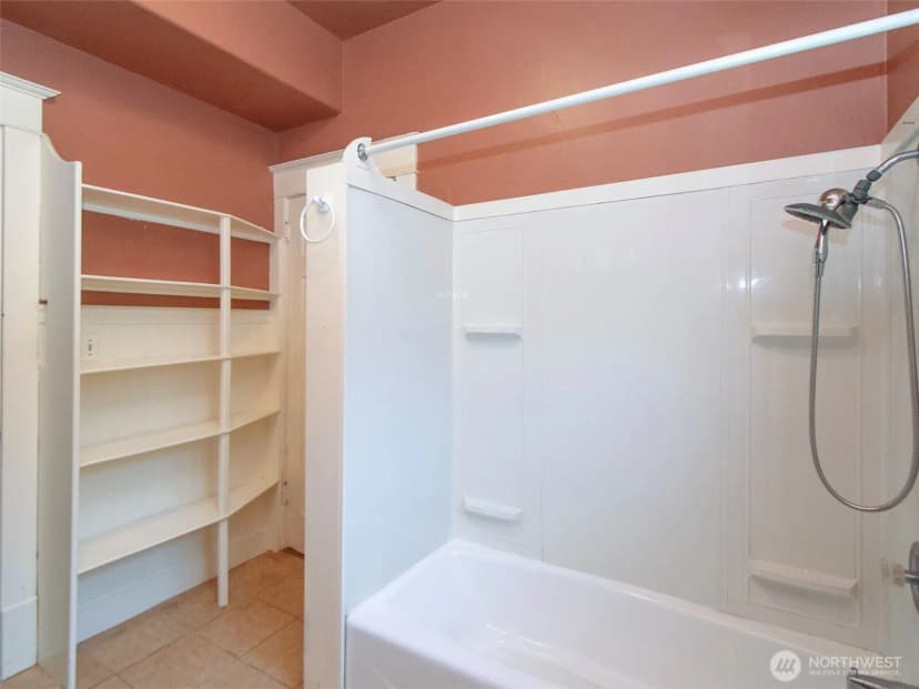 Property photo for 215 W Fifth Street, Port Angeles photo 17