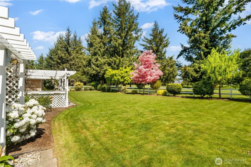 Property photo for 6888 Golf View Dr, Lynden photo 32