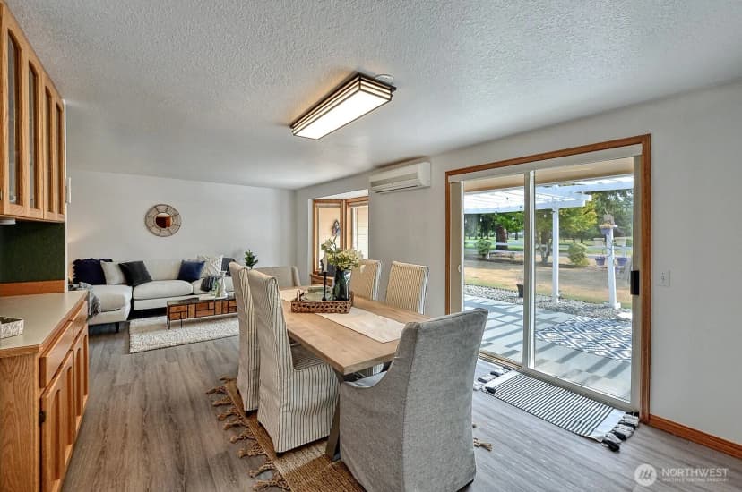 Property photo for 6888 Golf View Dr, Lynden photo 14