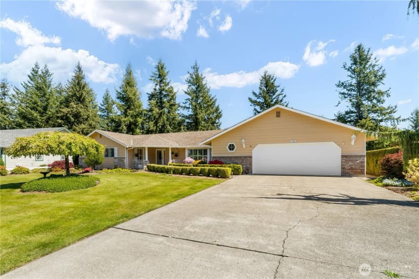Property photo for 6888 Golf View Dr, Lynden photo 6