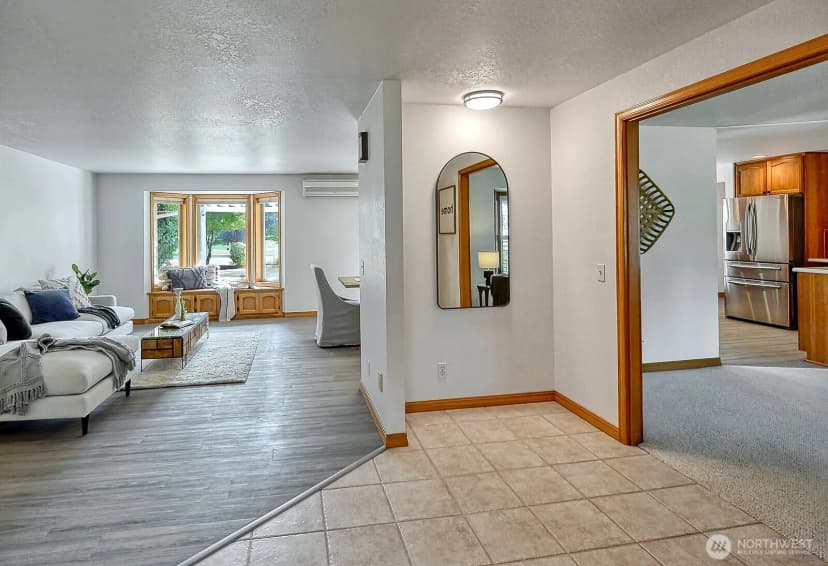 Property photo for 6888 Golf View Dr, Lynden photo 8