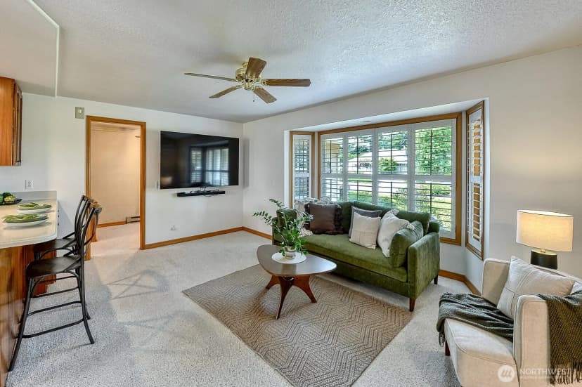 Property photo for 6888 Golf View Dr, Lynden photo 10