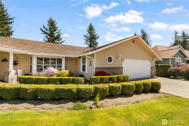 Property photo for 6888 Golf View Dr, Lynden photo 3