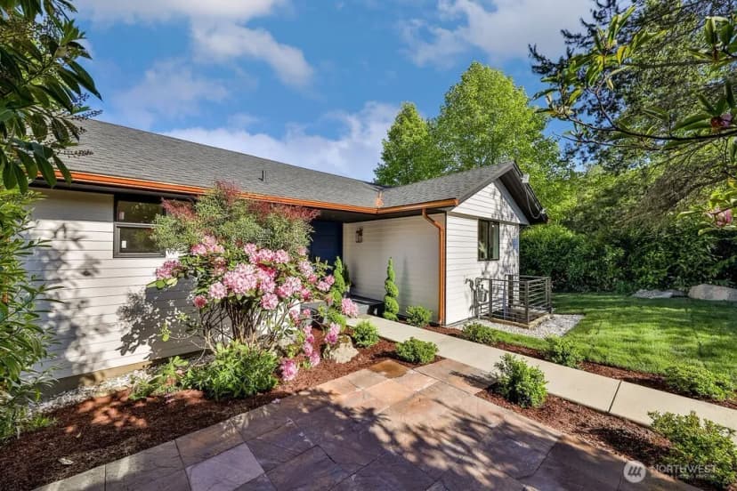 Property photo for 2216 18th Avenue S, Seattle photo 29