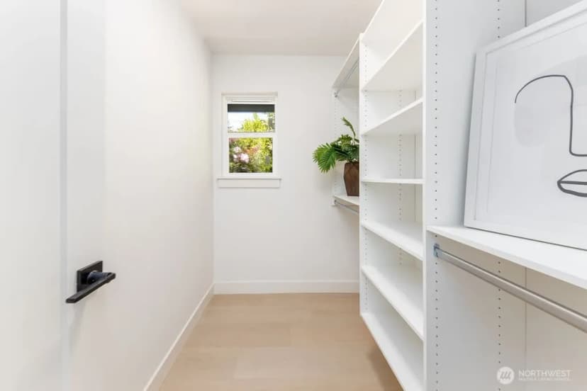 Property photo for 2216 18th Avenue S, Seattle photo 13