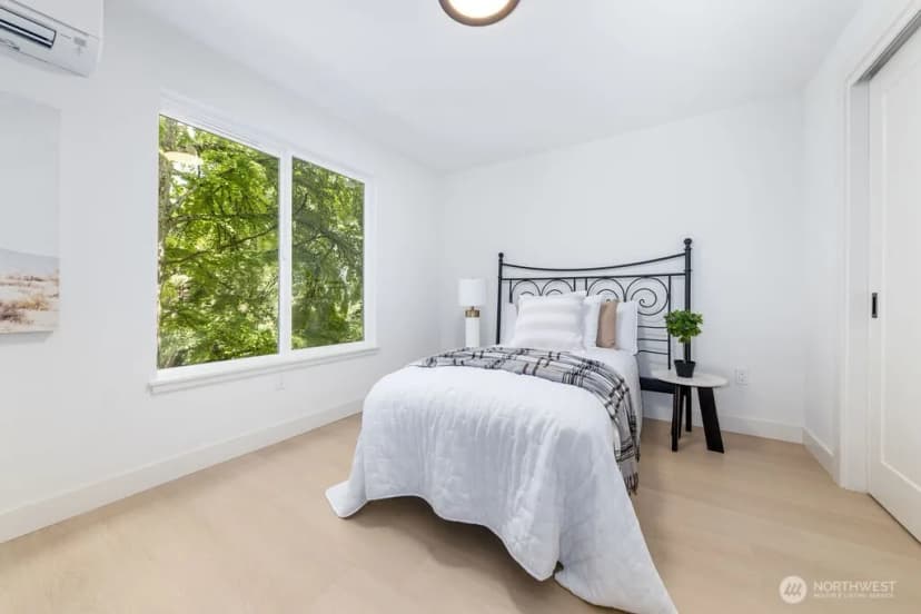 Property photo for 2216 18th Avenue S, Seattle photo 17