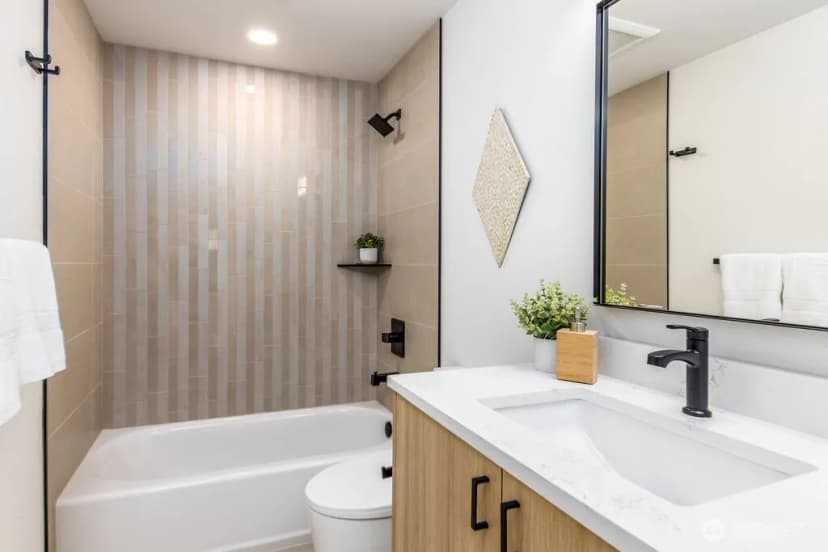 Property photo for 2216 18th Avenue S, Seattle photo 19