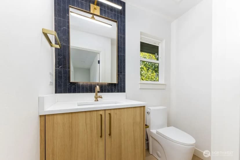 Property photo for 2216 18th Avenue S, Seattle photo 16