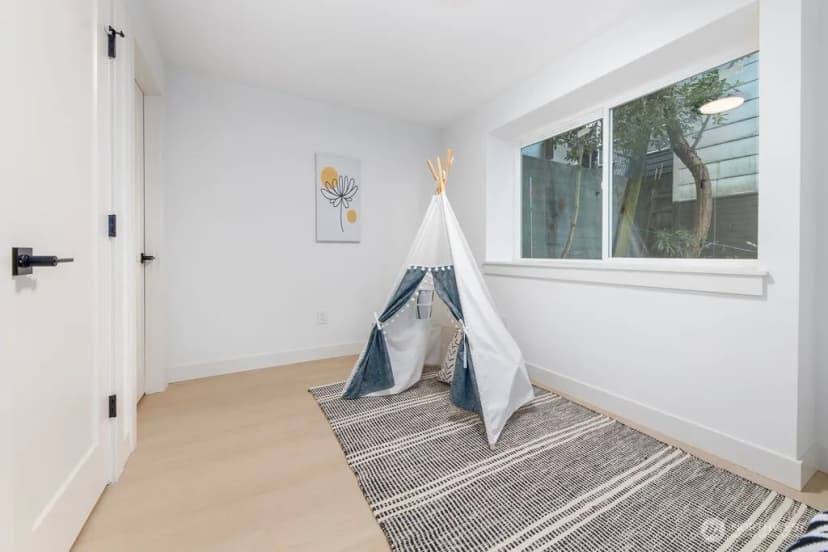 Property photo for 2216 18th Avenue S, Seattle photo 20