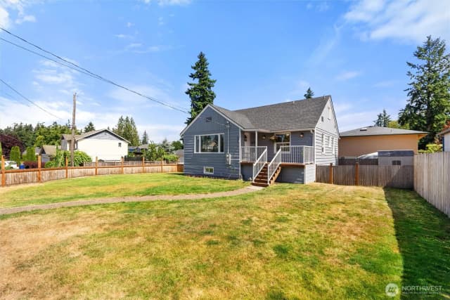 Property photo for 6415 Elliott Way Se, Everett photo 2