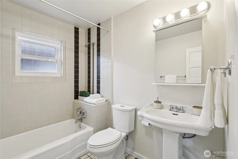 Property photo for 4437 46th Avenue Sw, Seattle photo 20