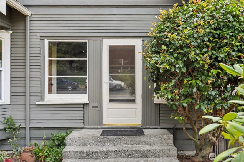 Property photo for 4437 46th Avenue Sw, Seattle photo 5