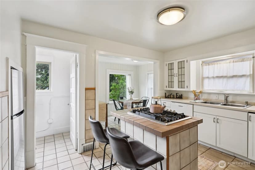 Property photo for 4437 46th Avenue Sw, Seattle photo 10