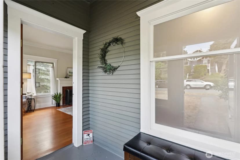 Property photo for 4437 46th Avenue Sw, Seattle photo 6