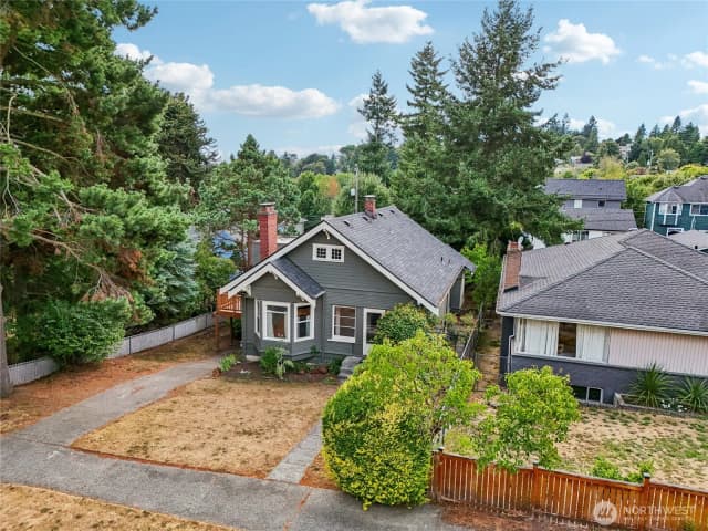 Property photo for 4437 46th Avenue Sw, Seattle photo 4