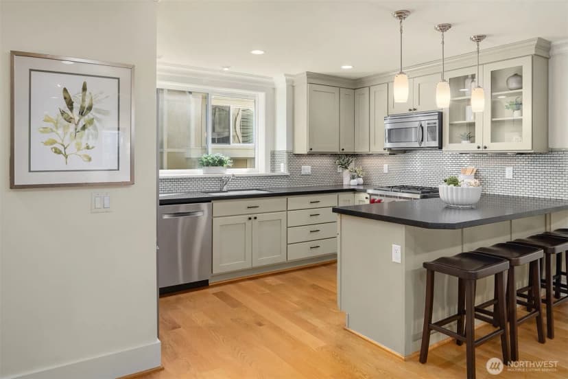 Property photo for 224 12th Avenue E #a, Seattle photo 6