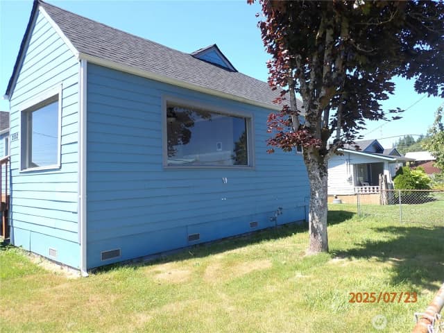 Property photo for 2002 Pacific Avenue, Aberdeen photo 5