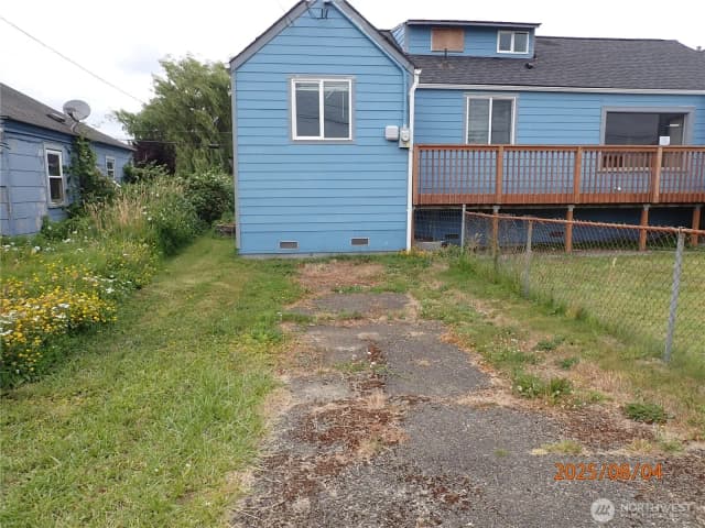 Property photo for 2002 Pacific Avenue, Aberdeen photo 3