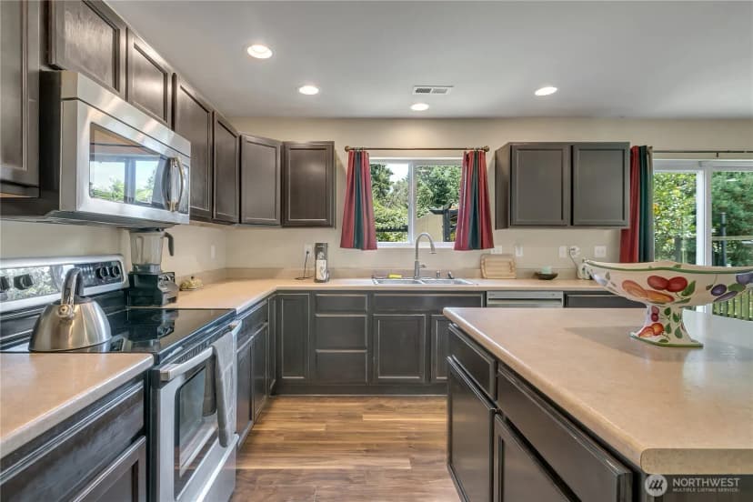 Property photo for 3997 E Roosevelt Avenue, Tacoma photo 12