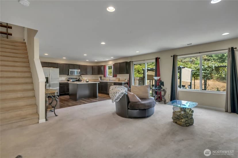 Property photo for 3997 E Roosevelt Avenue, Tacoma photo 4