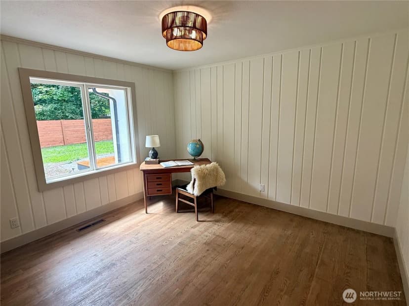Property photo for 2835 Mcleod Rd, Bellingham photo 15