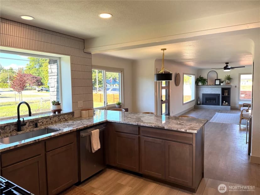 Property photo for 2835 Mcleod Rd, Bellingham photo 8