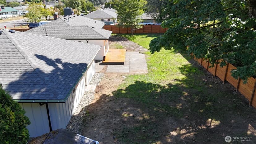 Property photo for 2835 Mcleod Rd, Bellingham photo 21