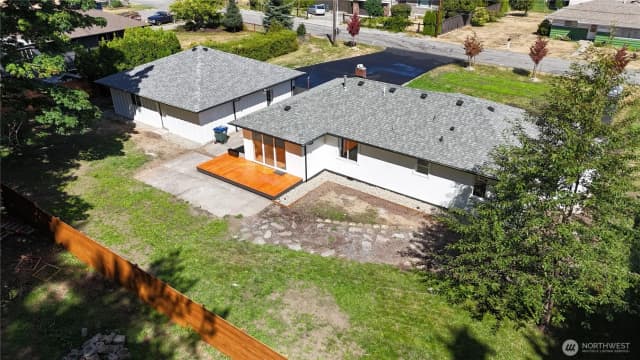 Property photo for 2835 Mcleod Rd, Bellingham photo 2