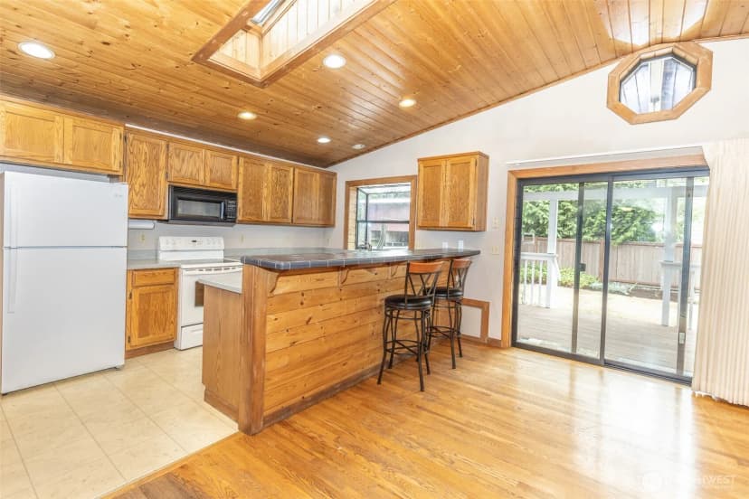 Property photo for 1022 Avenue B, Snohomish photo 11