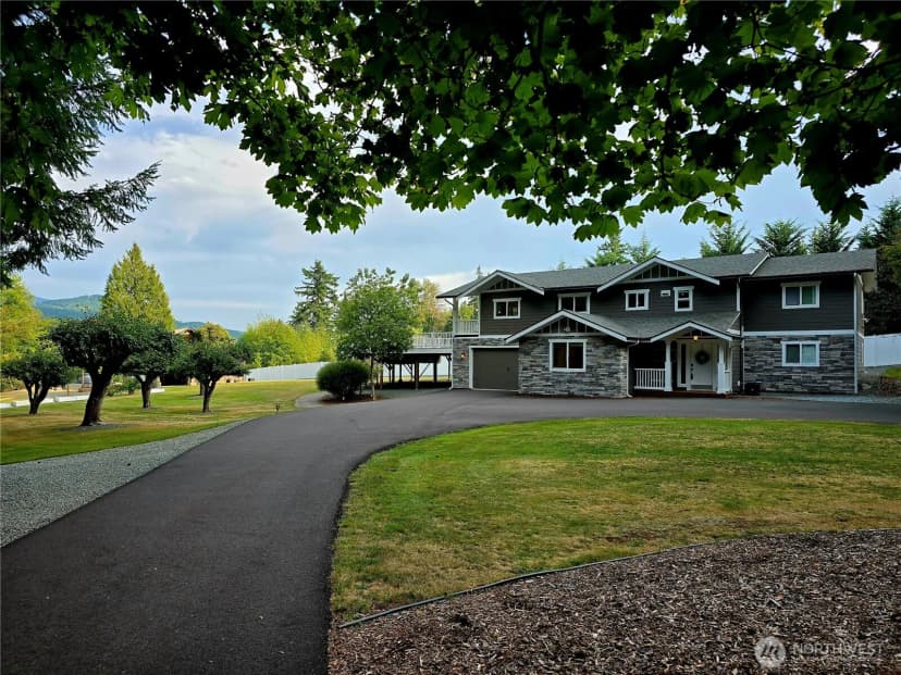 Property photo for 125 Summerland Road, Bellingham