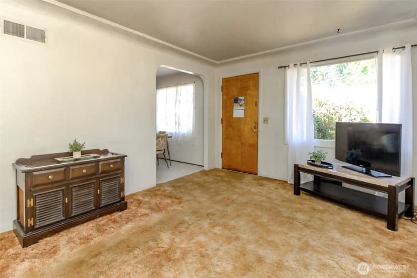 Property photo for 904 7th Street Se, Auburn photo 6