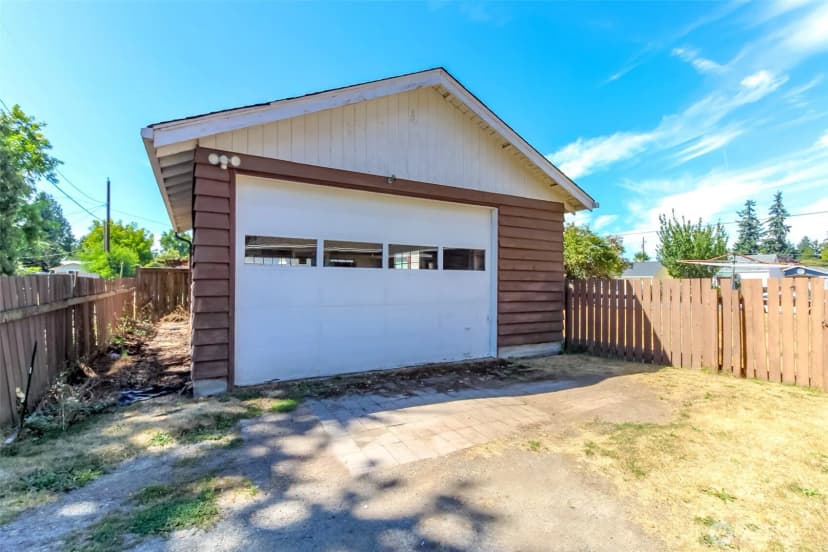 Property photo for 904 7th Street Se, Auburn photo 22