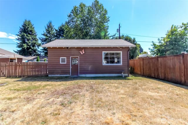 Property photo for 904 7th Street Se, Auburn photo 4